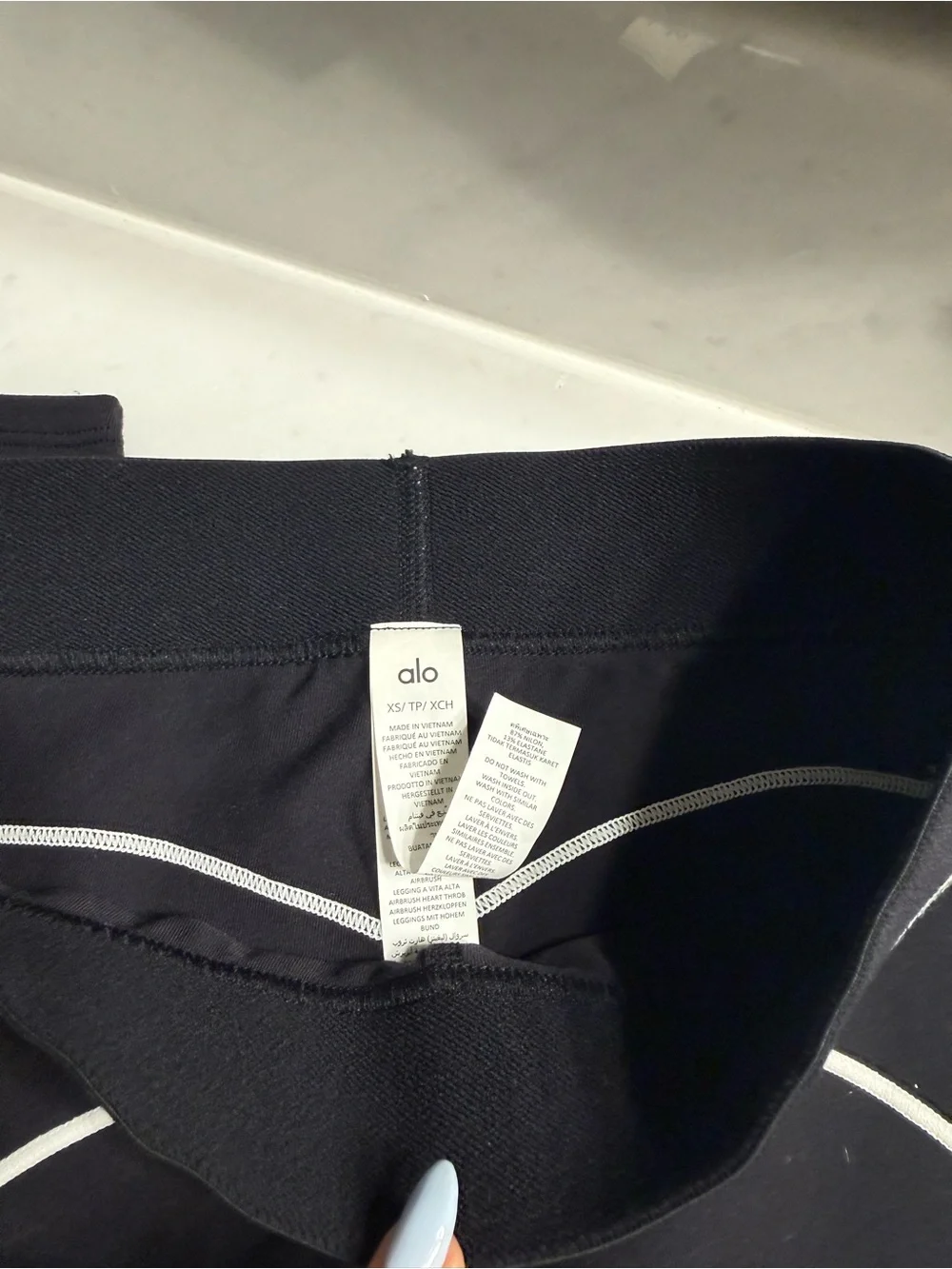 ALO YOGA heartthrob legging black size XS! 🤩 BNWOT